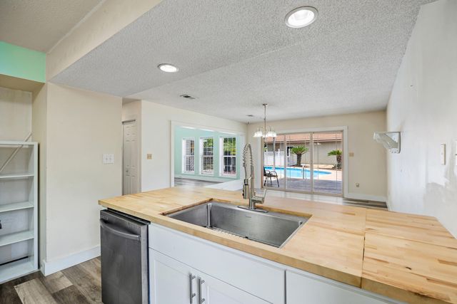 1213 Forest Heights Road, Fort Walton Beach, FL 32547