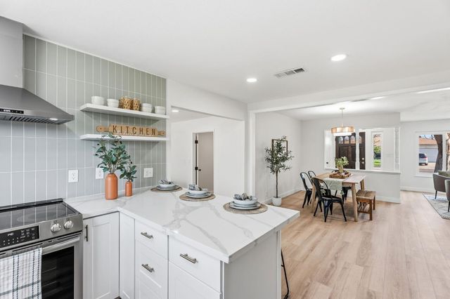 4845 N Gearhart Avenue, Fresno, CA 93726