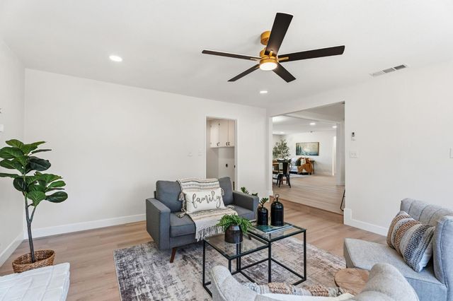 4845 N Gearhart Avenue, Fresno, CA 93726