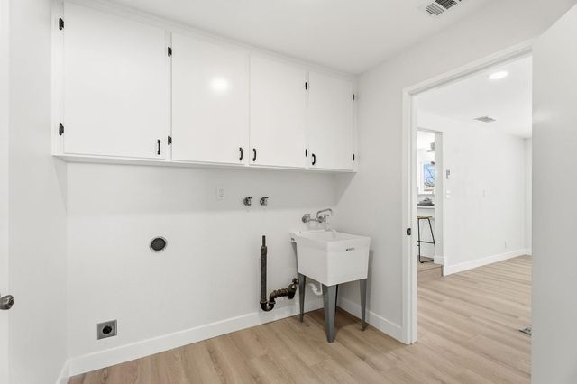 4845 N Gearhart Avenue, Fresno, CA 93726