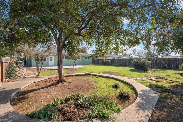 4845 N Gearhart Avenue, Fresno, CA 93726