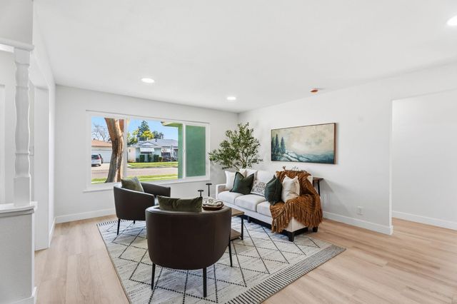 4845 N Gearhart Avenue, Fresno, CA 93726