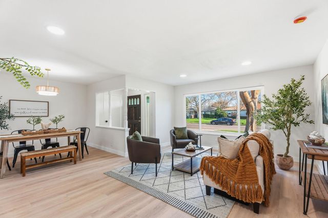 4845 N Gearhart Avenue, Fresno, CA 93726