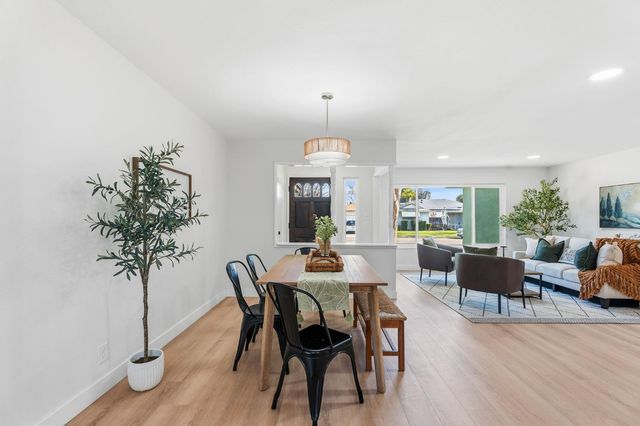 4845 N Gearhart Avenue, Fresno, CA 93726