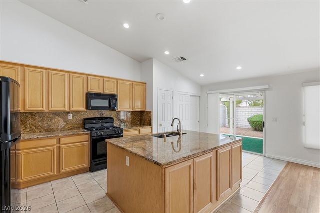 8598 Waterford Bend Street, Las Vegas, NV 89123