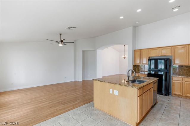 8598 Waterford Bend Street, Las Vegas, NV 89123
