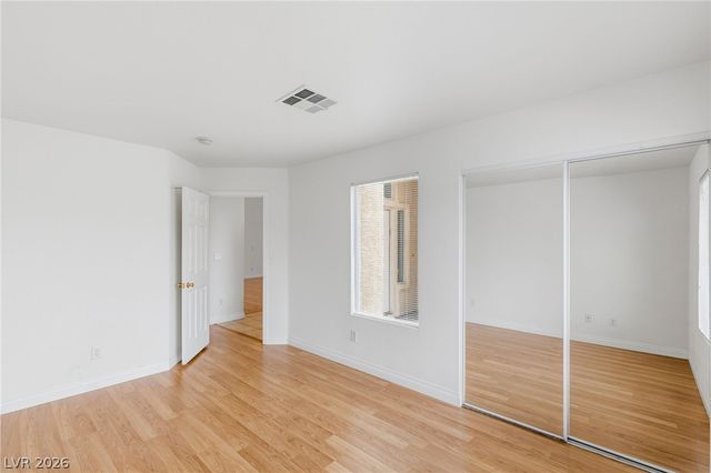 8598 Waterford Bend Street, Las Vegas, NV 89123