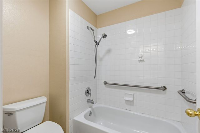 8598 Waterford Bend Street, Las Vegas, NV 89123