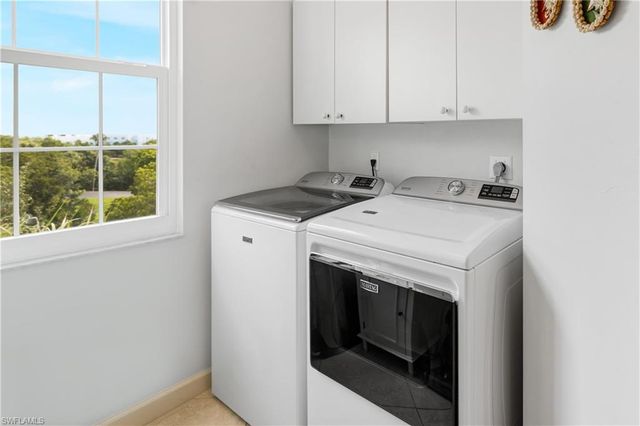 201 Vintage Bay DR B 18, Marco Island, FL 34145