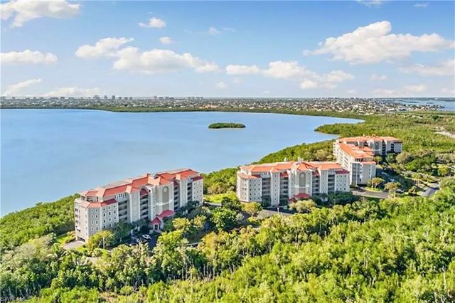 201 Vintage Bay DR B 18, Marco Island, FL 34145