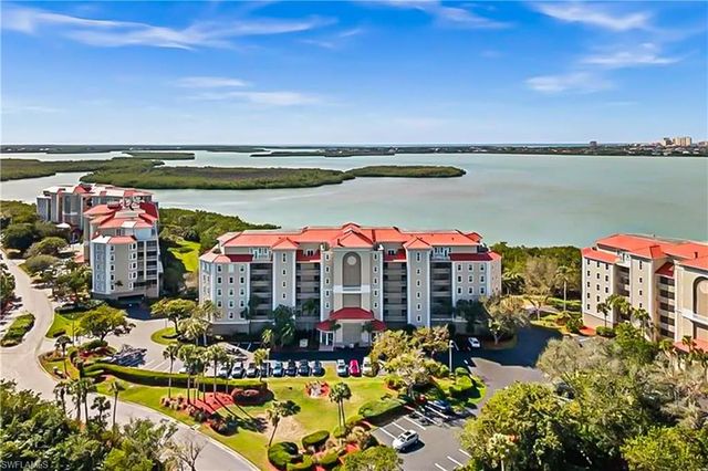 201 Vintage Bay DR B 18, Marco Island, FL 34145
