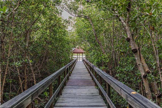 201 Vintage Bay DR B 18, Marco Island, FL 34145