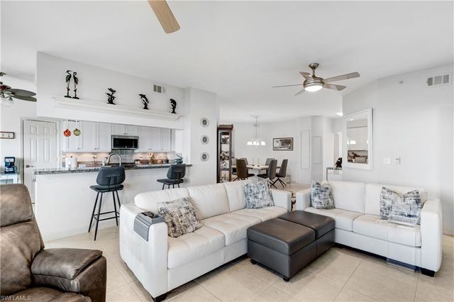 201 Vintage Bay DR B 18, Marco Island, FL 34145