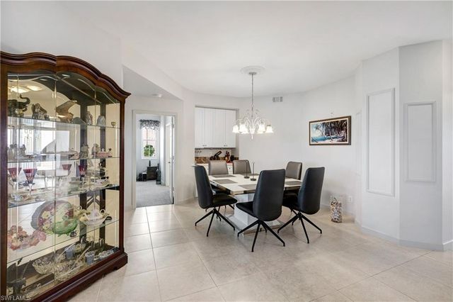 201 Vintage Bay DR B 18, Marco Island, FL 34145