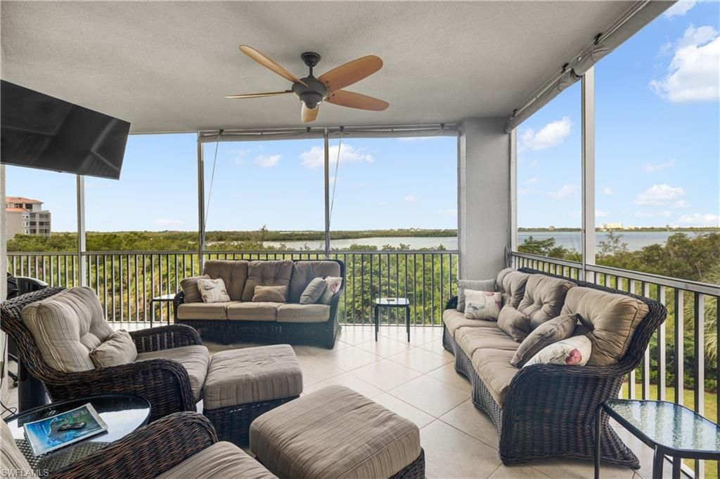 201 Vintage Bay DR B 18, Marco Island, FL 34145