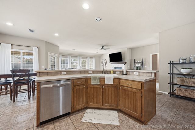 11608 E 102nd Street N, Owasso, OK 74055
