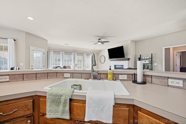 11608 E 102nd Street N, Owasso, OK 74055