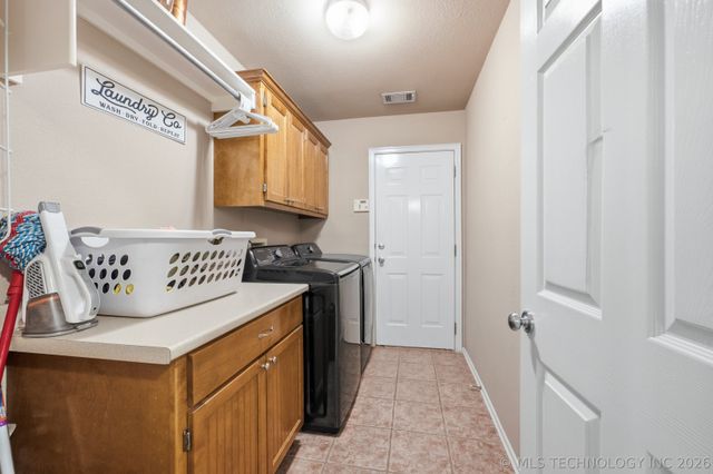 11608 E 102nd Street N, Owasso, OK 74055