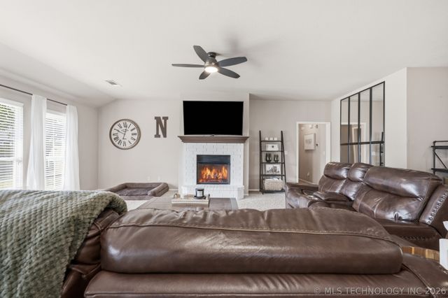 11608 E 102nd Street N, Owasso, OK 74055