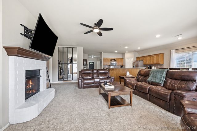 11608 E 102nd Street N, Owasso, OK 74055