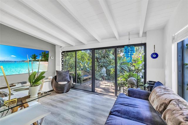 3030 SW 2nd Ave, Miami, FL 33129