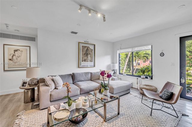 3030 SW 2nd Ave, Miami, FL 33129