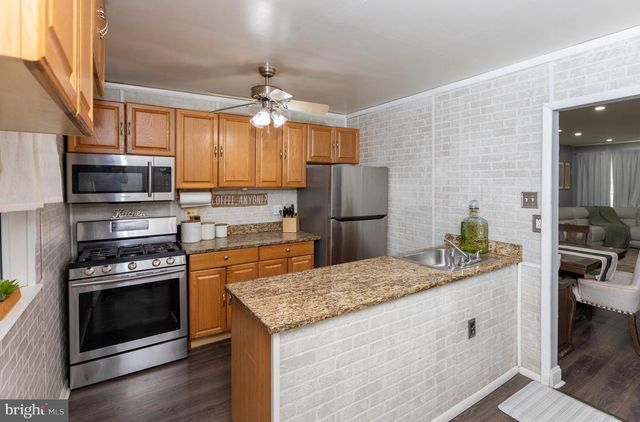 3633 N HEREFORD LN, Philadelphia, PA 19114