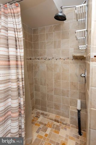 3633 N HEREFORD LN, Philadelphia, PA 19114