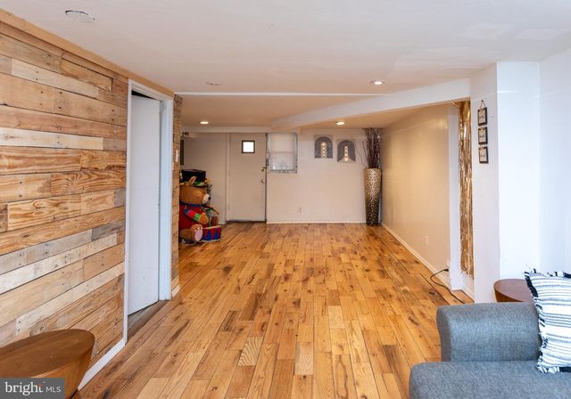 3633 N HEREFORD LN, Philadelphia, PA 19114