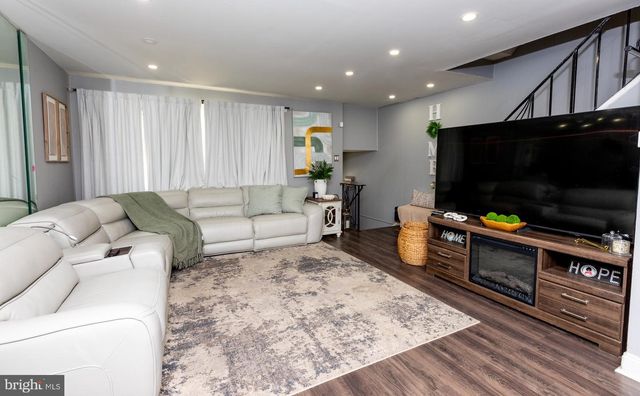 3633 N HEREFORD LN, Philadelphia, PA 19114