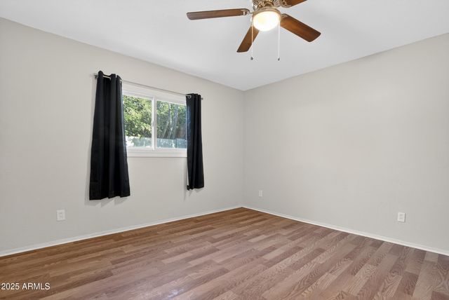 7649 W MITCHELL Drive, Phoenix, AZ 85033