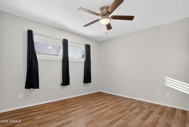 7649 W MITCHELL Drive, Phoenix, AZ 85033