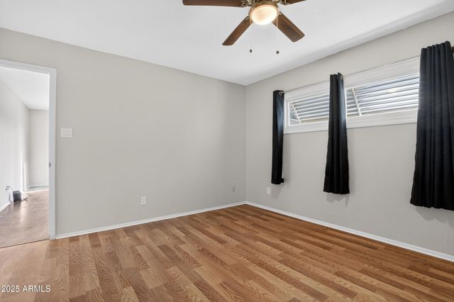 7649 W MITCHELL Drive, Phoenix, AZ 85033