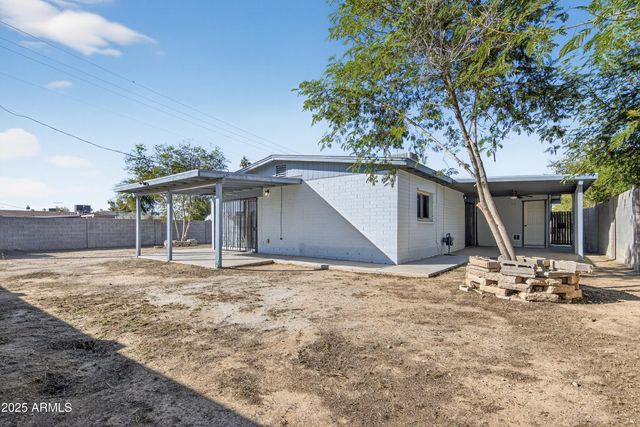 7649 W MITCHELL Drive, Phoenix, AZ 85033