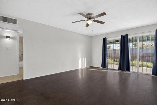 7649 W MITCHELL Drive, Phoenix, AZ 85033