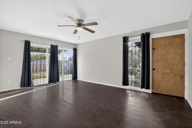 7649 W MITCHELL Drive, Phoenix, AZ 85033