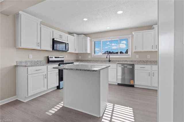 4301 Bradbury Way, High Point, NC 27265