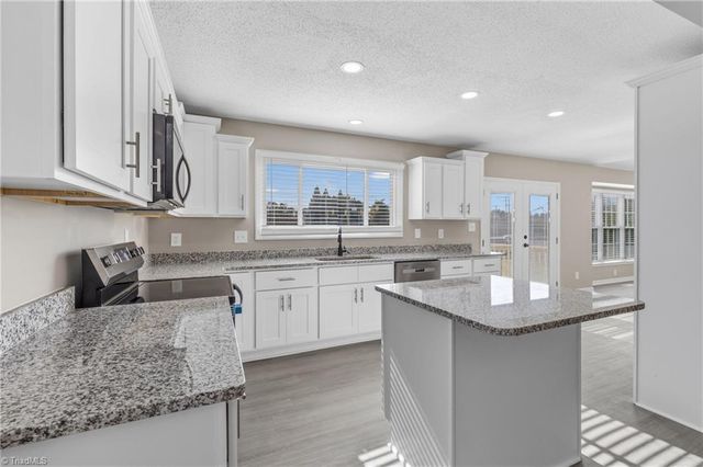 4301 Bradbury Way, High Point, NC 27265