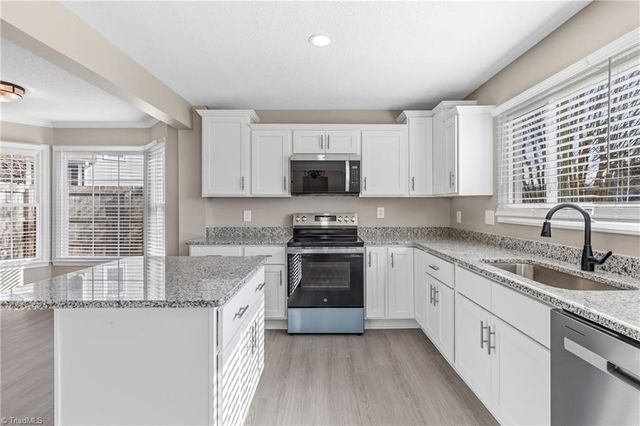 4301 Bradbury Way, High Point, NC 27265