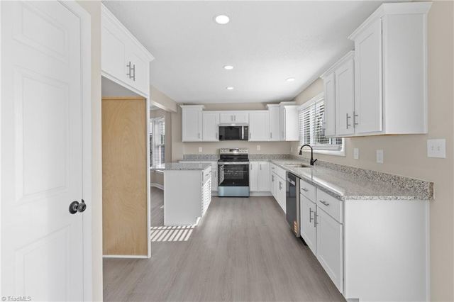 4301 Bradbury Way, High Point, NC 27265