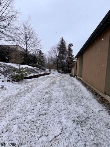 10 Larkin Cir 10, West Orange Twp., NJ 07052