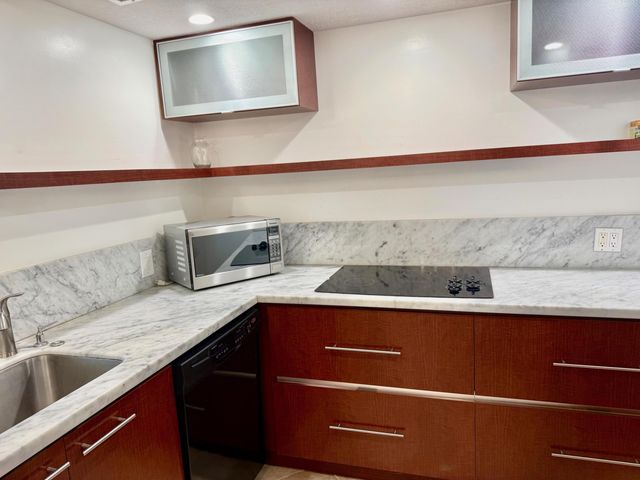 1000 Spanish River Road 1B, Boca Raton, FL 33432