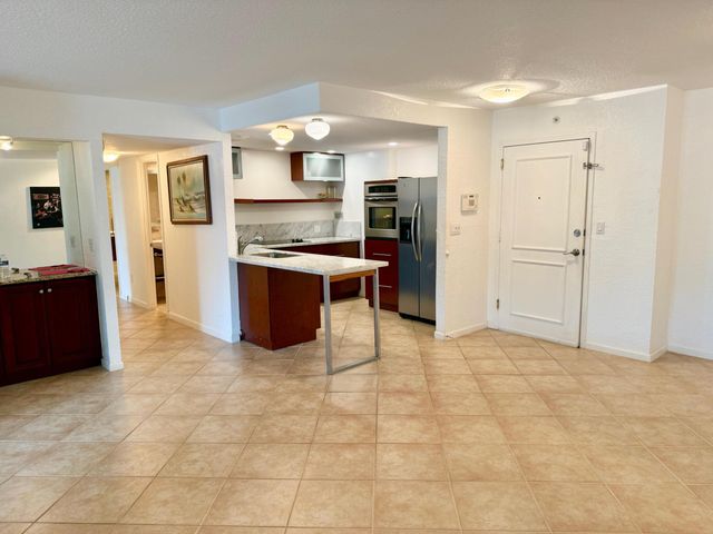 1000 Spanish River Road 1B, Boca Raton, FL 33432