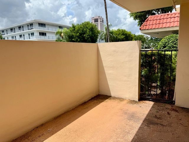 1000 Spanish River Road 1B, Boca Raton, FL 33432