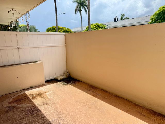 1000 Spanish River Road 1B, Boca Raton, FL 33432