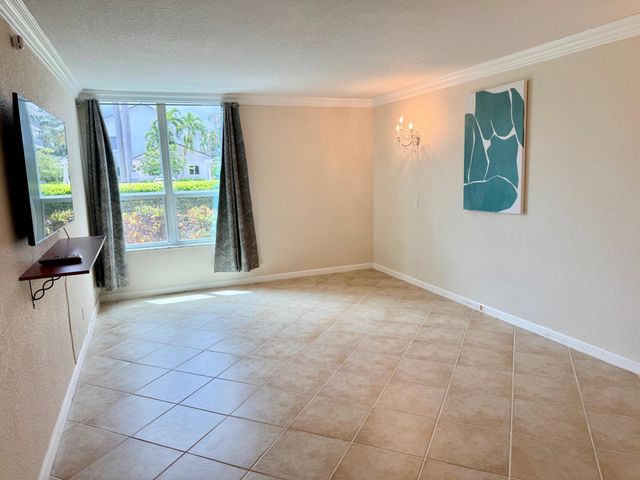 1000 Spanish River Road 1B, Boca Raton, FL 33432