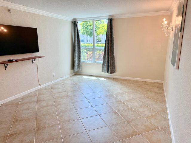 1000 Spanish River Road 1B, Boca Raton, FL 33432
