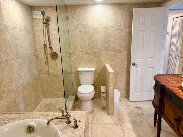 1000 Spanish River Road 1B, Boca Raton, FL 33432