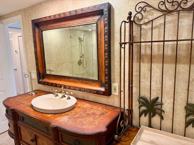 1000 Spanish River Road 1B, Boca Raton, FL 33432
