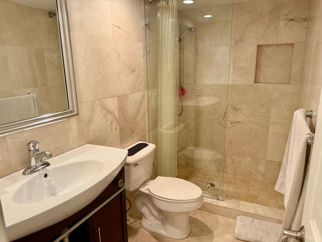 1000 Spanish River Road 1B, Boca Raton, FL 33432
